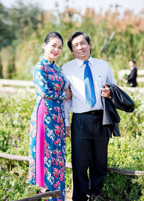 Ngoài đời, nữ nghệ sĩ có tổ ấm vô cùng hạnh phúc bên người chồng thứ hai. Ảnh: Công lý xã hội