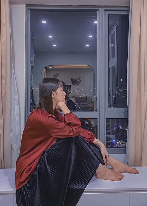 Giống Lâm Khánh Chi, trí nhớ của Hương Giang Idol cũng giảm sút sau khi chuyển giới. Năm 2017, chia sẻ trên Saostar, Hương Giang kể một năm phải tiêm thuốc mê ba lần để phẫu thuật và di chứng hậu phẫu khiến cô gặp nhiều vấn đề về trí nhớ.