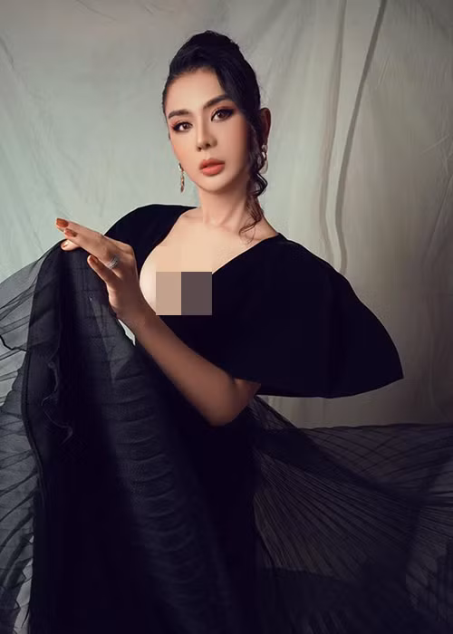 "...Sau khi phẫu thuật, tôi nằm trong phòng hồi sức 24 tiếng đồng hồ. Sau đó tôi nằm trong viện một tháng mới được xuất viện. Một tháng sau hết hạn visa, tôi ra sân bay, đau đến ngất đi nhưng buộc phải về. Cơn đau kéo dài dai dẳng 3 tháng. Sau đó sức khỏe tôi có dấu hiệu yếu đi rất nhiều”.