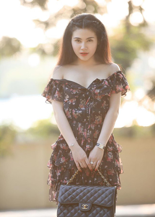 Trong 6 năm qua, cô tập trung kinh doanh và chăm lo gia đình.