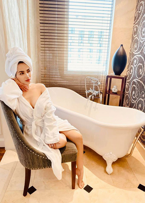 Quỳnh Hoa hiện tại vẫn gợi cảm, trẻ trung.