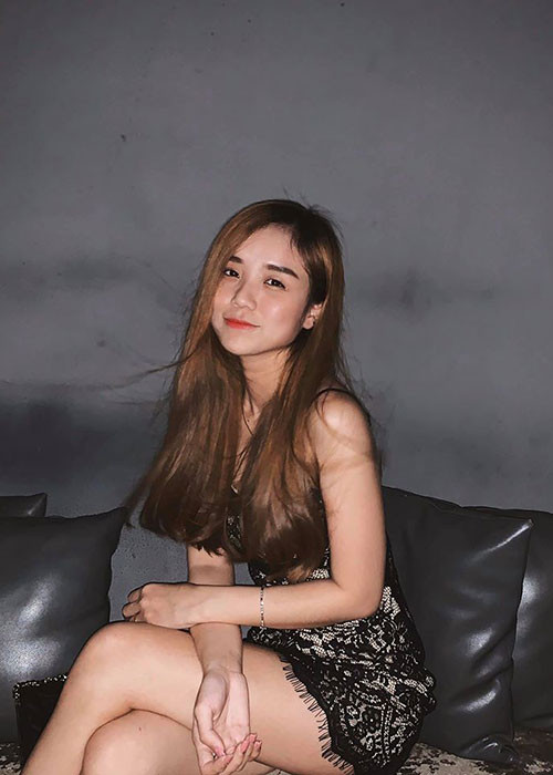 Trong khoảng thời gian vướng nghi vấn hôn nhân rạn nứt, Bảo Ngọc đăng tải nhiều ảnh gợi cảm nhưng gương mặt không giấu được vẻ đượm buồn.