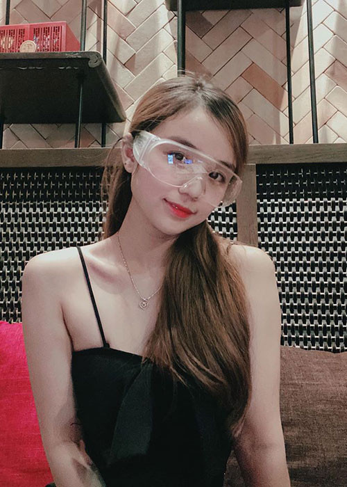 Vợ cũ của Hoài Lâm sinh năm 1996, có con gái đầu lòng năm 2017 và con gái thứ 2 năm 2018.