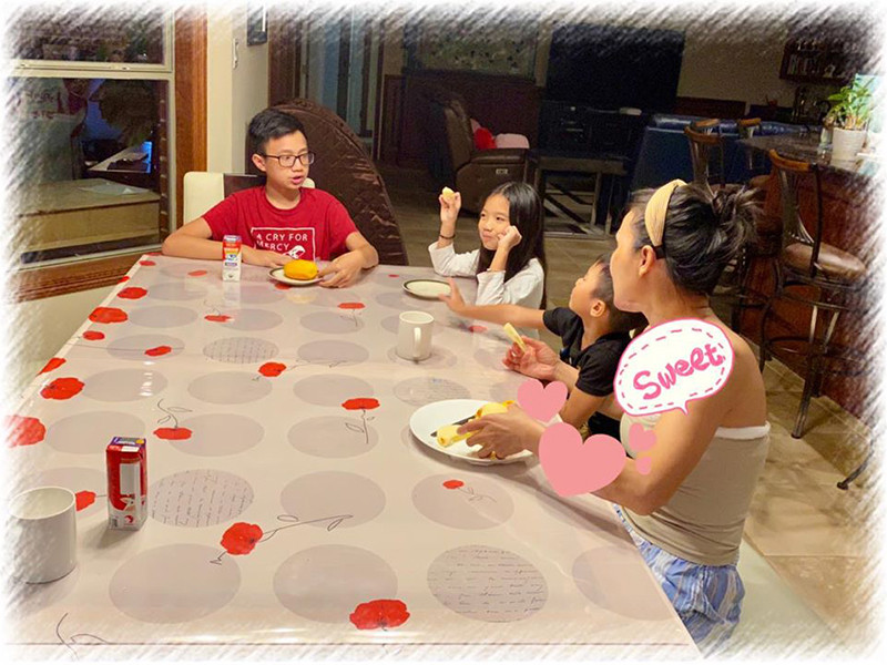 Do da vùng bị bỏng vẫn còn non nên cô tránh ánh nắng và không vào bếp nấu nướng.