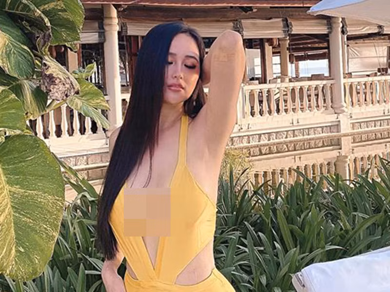 Mai Phương Thúy chăm diện trang phục áo tắm hơn trước đây.