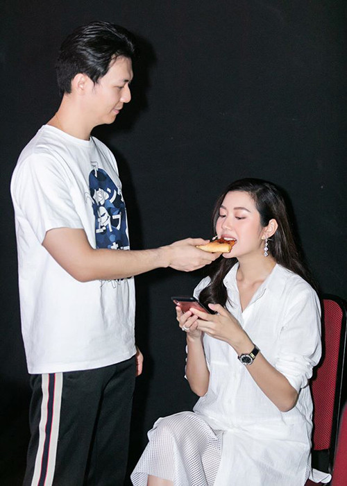 Nàng á hậu được chồng cưng như trứng mỏng.