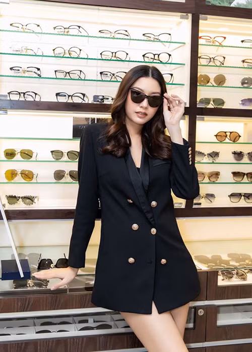 Tin đồn Thúy Vân mang thai xuất phát từ lời nói của mẹ chồng nàng á hậu trong buổi tiệc sinh nhật khi khẳng định rằng "năm nay mẹ được lên chức".