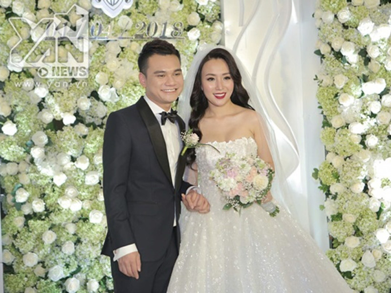 Đám cưới của Khắc Việt được tổ chức linh đình tại Hà Nội.