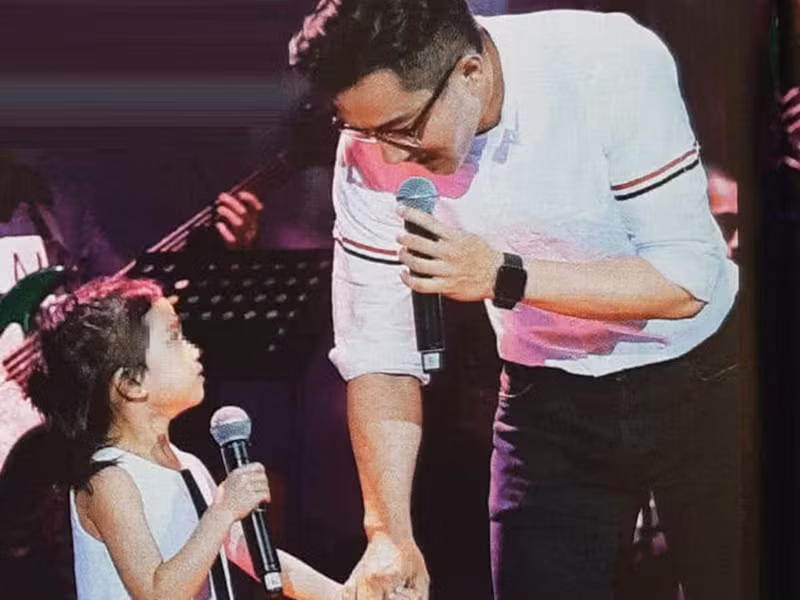 Lưu Khải Uy có cuộc sống hoàn toàn trái ngược với Dương Mịch. Hậu ly hôn, anh tự tay chăm sóc con gái. Ảnh: News