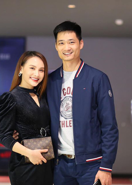 Từ khi gắn bó đến nay, Bảo Thanh luôn được ông xã Đức Thắng chiều chuộng từ hộ tống đi quay phim, sự kiện đến giúp việc nhà, chăm sóc con.