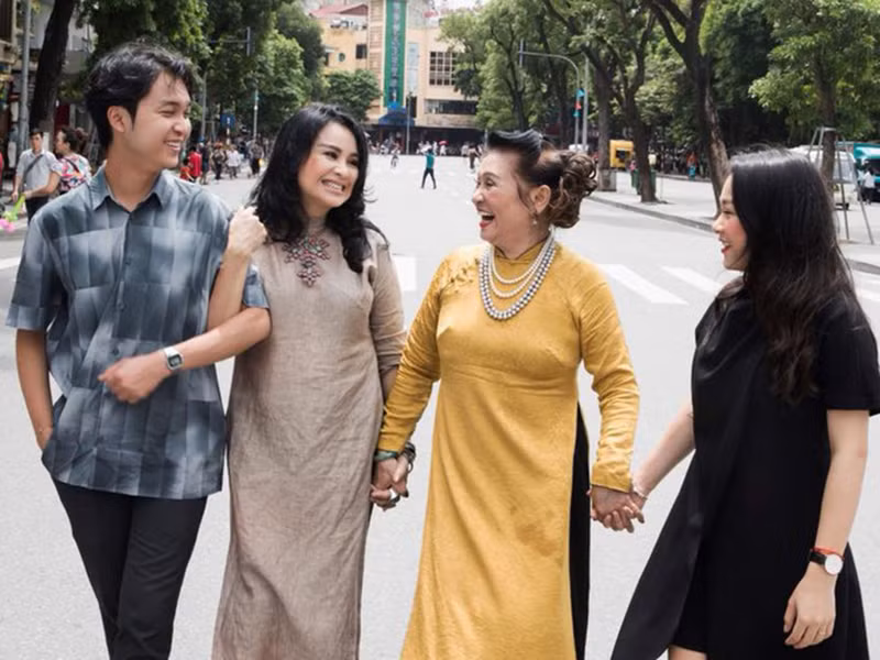 Thanh Lam thừa hưởng đường nét xinh đẹp của nghệ sĩ Thanh Hương. Hiện tại, gần 80 tuổi, mẹ đẻ của Thanh Lam vẫn sang trọng, quý phái. Ảnh: An ninh thủ đô