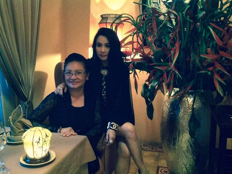 Trong những năm qua, Thanh Lam hoạt động nghệ thuật không ngừng nghỉ và có nhiều cống hiến đối với nền âm nhạc Việt Nam. Đến nay, tên tuổi của nữ ca sĩ vẫn hot. Sự thành công hiện tại của Thanh Lam có sự đóng góp không nhỏ của nghệ sĩ Thanh Hương. Ảnh: FBNV