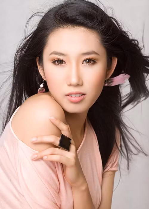 Người yêu thứ 2 của Thúy Ngân ở Hà Nội. Cả hai hẹn hò được một năm thì nữ diễn viên phát hiện những chuyện khúc mắc nên quyết định dừng lại.