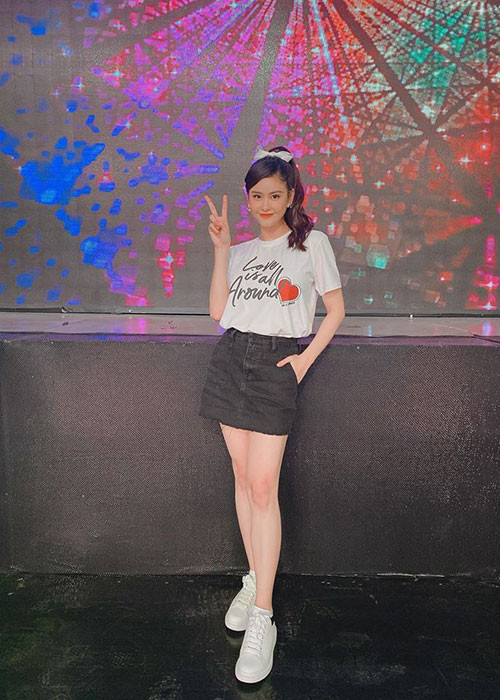 Xinh đẹp, trẻ trung, Trương Quỳnh Anh được không ít người theo đuổi.