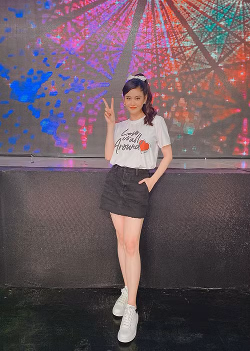 Xinh đẹp, trẻ trung, Trương Quỳnh Anh được không ít người theo đuổi.