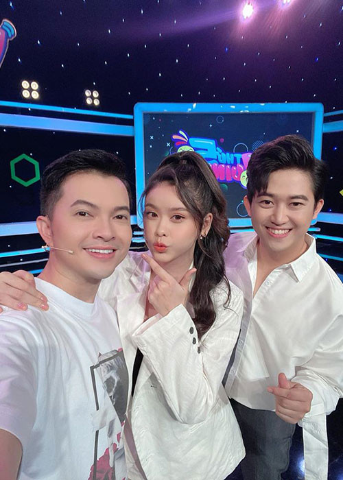 Hậu ly hôn, Trương Quỳnh Anh tích cực làm việc.