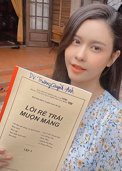 Cô tham gia gameshow, đóng phim.