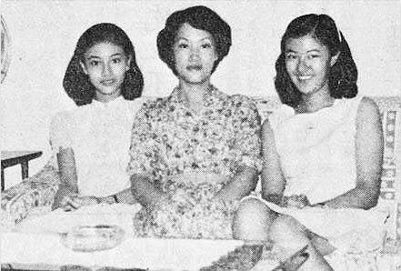 Nhờ khuôn mặt dễ thương, xinh xắn, năm lên 3 tuổi, Lý Gia Hân đã sớm được phát hiện và tham gia vào một quảng cáo dành cho trẻ em. Đến năm 12 tuổi, vẻ trong sáng, tinh khôi của mỹ nhân Hương cảng lại đem đến cho cô cơ hội đóng quảng cáo lần hai. Trong suốt quãng thời gian học phổ thông, vẻ đẹp của sao phim Thiện nữ u hồn 2 đã lọt vào mắt xanh của nhiều nhà sản xuất khiến cô nhận về không ít lời mời đóng phim. Tuy nhiên, thay vì gật đầu trước những cơ hội đó, Lý Gia Hân từ chối tất cả và tập trung phấn đấu để trở thành tiếp viên hàng không.