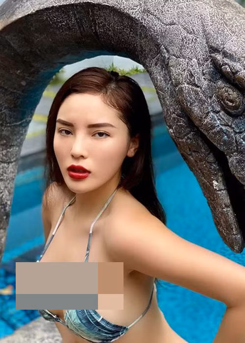 Hoa hau Ky Duyen khoe body nong bong: Em dep... co quyen?