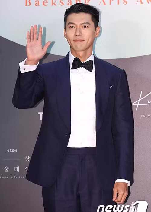 Hyun Bin ngày càng phong độ. Được biết, từ nhỏ, anh được gia đình định hướng thói quen chơi thể thao, nhờ vậy, nam diễn viên đam mê vận động và giữ được thân hình khỏe khoắn. Ảnh: Yeah1