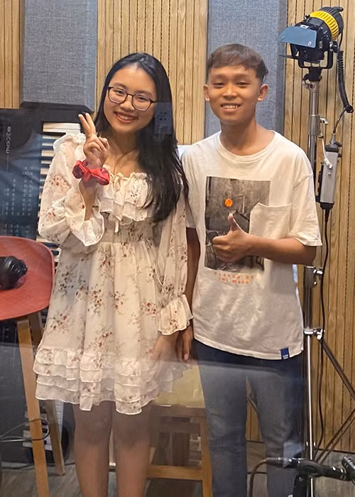 Hồ Văn Cường nay đã lớn phổng phao, không còn gầy gò như khi mới đoạt giải danh hiệu quán quân Thần tượng Âm nhạc nhí.