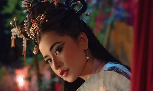 Chi Pu bi che hat yeu trong MV 