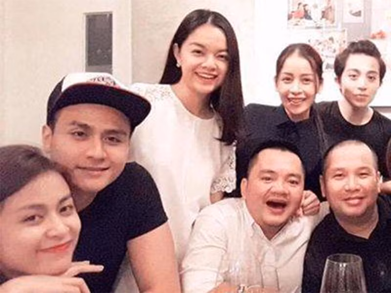 Trước khi bị nghi hẹn hò Gil Lê, Hoàng Thùy Linh có thời gian khá dài gắn bó với Vĩnh Thụy. Trong khi đó, Gil Lê từng có mối quan hệ được cho là trên mức đồng nghiệp dành cho Chi Pu.