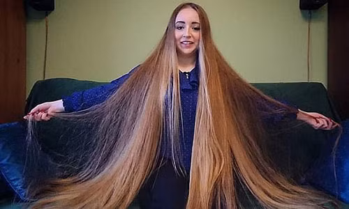 Mai toc dai gan 1m60 cua nang Rapunzel doi thuc gay choang-Hinh-3