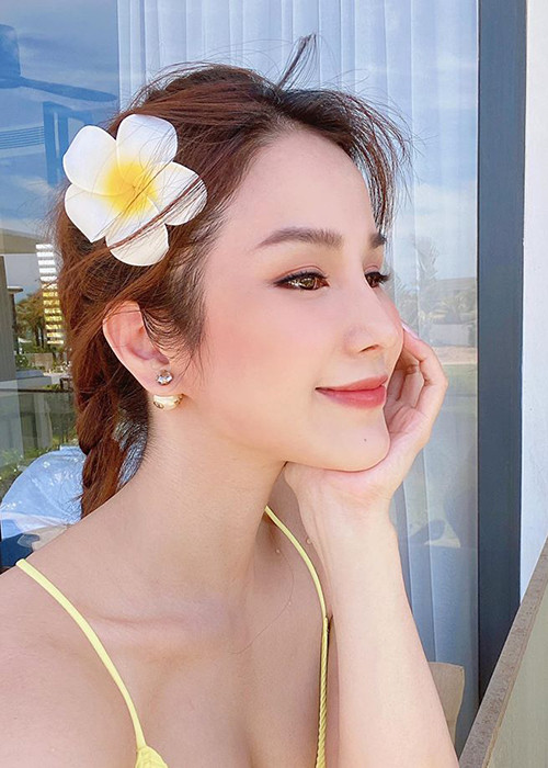 Hồi mới vào showbiz, cô bạn thân của Đàm Thu Trang vốn sở hữu thân hình gầy gò, da đen nhẻm.