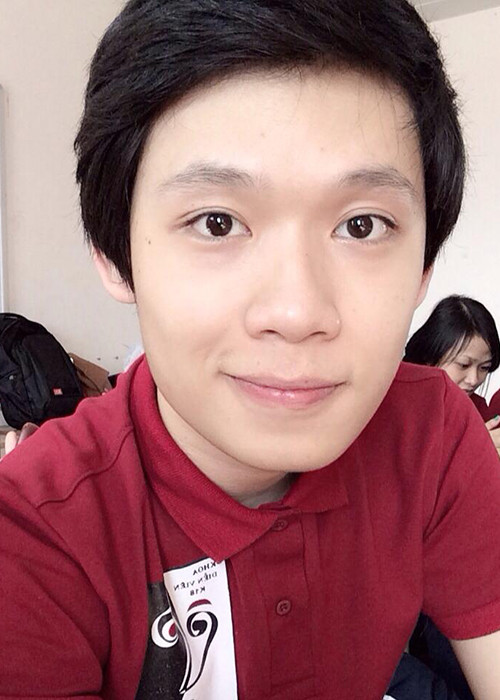 Quang Trung dự định đăng ký thi vào Nhạc viện TP HCM. Tuy nhiên, trong quá trình tham gia thử giọng, anh được các thầy cô góp ý rằng vì quá gấp nên anh chỉ thi đậu vào trung cấp. Vì vậy, Quang Trung thi vào trường Sân khấu Điện ảnh.