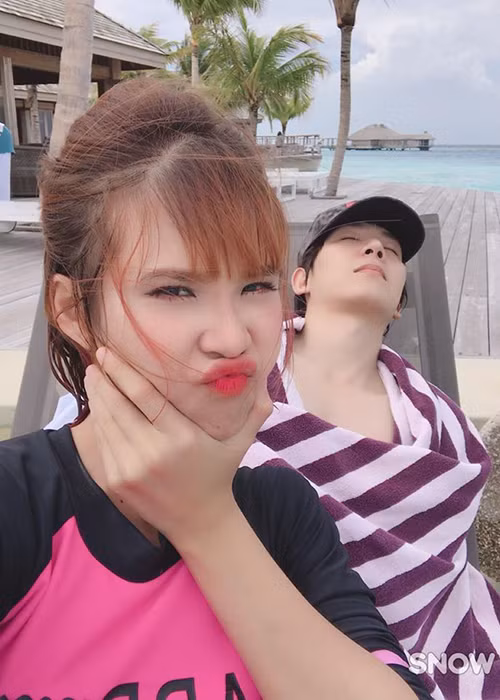 Tuy nhiên, trái với suy nghĩ của nhiều người, vợ chồng Khởi My vẫn giữ sự nhí nhảnh.