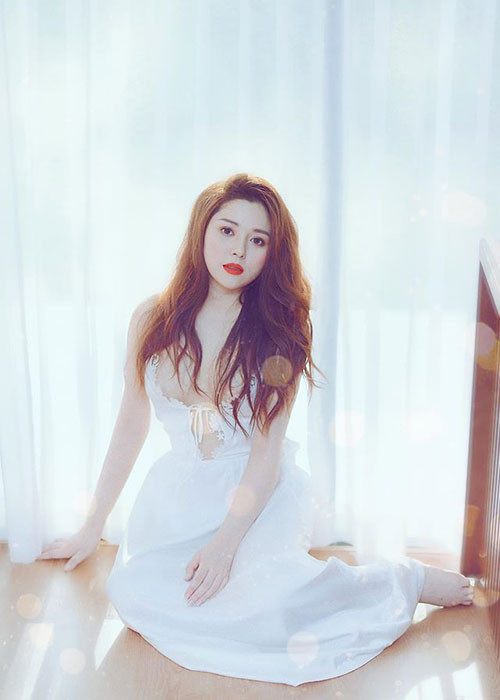 Trong 2 năm bị bệnh, cô lưu giữ lại hình ảnh thời thanh xuân bằng những bộ ảnh đẹp.