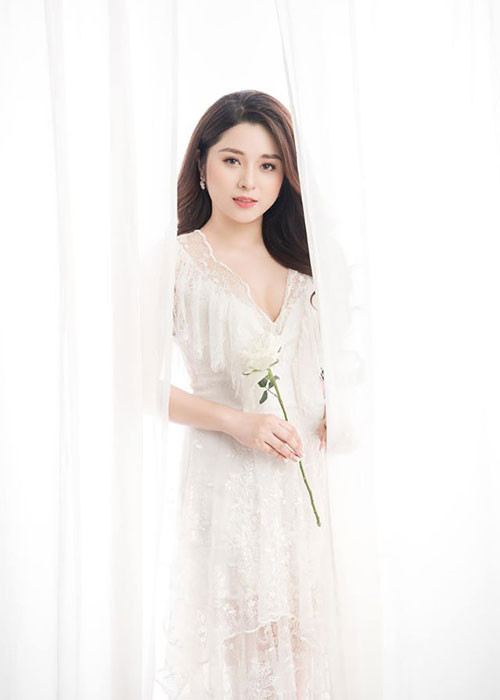 Sinh thời, Diệu Linh được yêu mến bởi nhan sắc xinh đẹp, lối dẫn dắt chương trình duyên dáng.