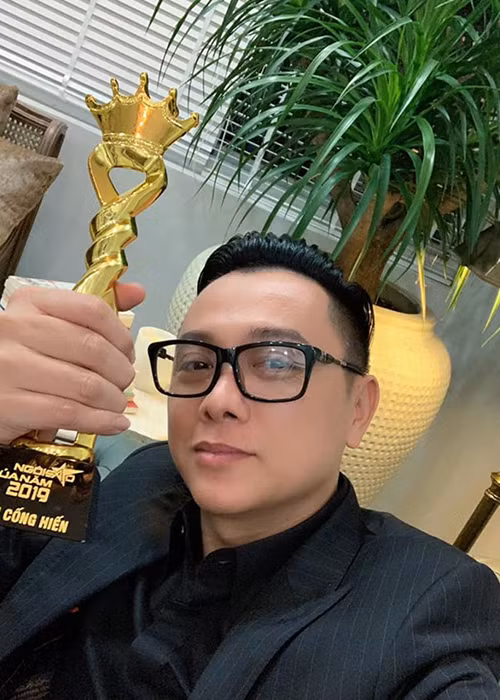 Năm 2014, anh trở thành NTK Việt Nam đầu tiên gia nhập Liên đoàn Couture châu Á và lọt vào top 100 NTK đương đại nổi bật nhất toàn cầu. Công Trí còn từng được làng mốt thế giới biết đến qua BST “Nấm” tại Tuần lễ thời trang London 2013, BST “No 7 - Thank you my Saigon” tại Tuần lễ thời trang London năm 2014.