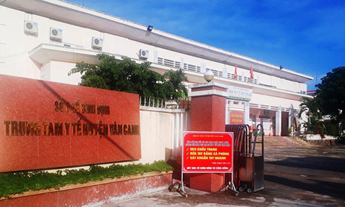 Chi Pho GD, em ke toan truong: Giam doc trung tam y te noi gi?