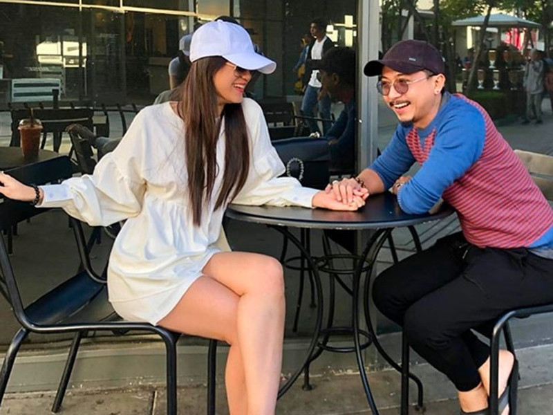 Tâm sự về cuộc sống vợ chồng trên Zing đầu năm 2020, Lâm Vỹ Dạ cho biết, cô và Hứa Minh Đạt đang ở giai đoạn tin tưởng tuyệt đối, hạ thấp cái tôi và đặt tình cảm gia đình lên hàng đầu.