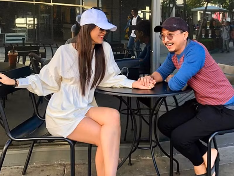 Tâm sự về cuộc sống vợ chồng trên Zing đầu năm 2020, Lâm Vỹ Dạ cho biết, cô và Hứa Minh Đạt đang ở giai đoạn tin tưởng tuyệt đối, hạ thấp cái tôi và đặt tình cảm gia đình lên hàng đầu.