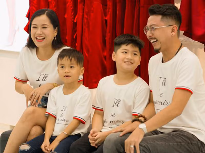 Tài sản lớn nhất của Lâm Vỹ Dạ là hai cậu con trai.