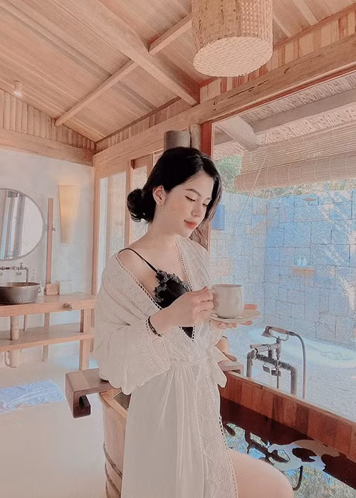 Vo cu Viet Anh ngay cang nuot na hau ly hon