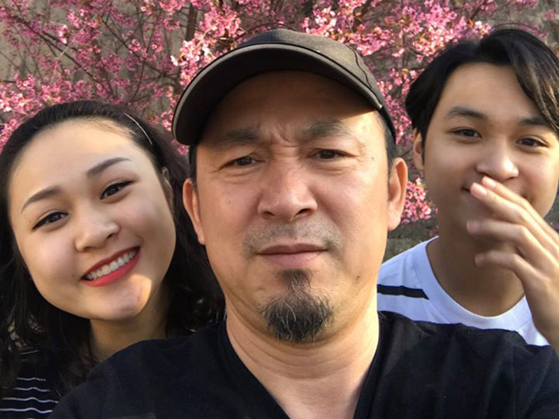 Hậu ly hôn Thanh Lam, nhạc sĩ Quốc Trung chăm sóc các con cùng với sự hỗ trợ của người vợ thứ hai.