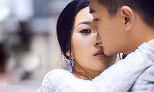 Tuong chong ngoai tinh vi ca nam khong dong vao vo, su that phu phang