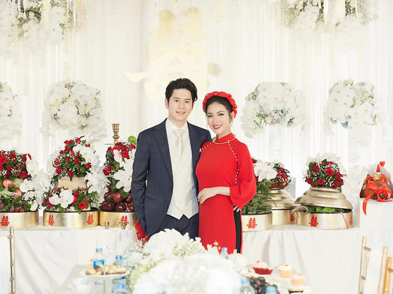 Cặp đôi tổ chức lễ đính hôn vào tháng 2/2018. Sau đó, Mai Hồ sang Đức sinh sống cùng chồng con.