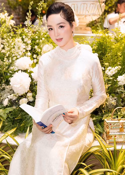 Hiện tại, con gái của Giáng My đã lớn, nói không với showbiz Việt để theo đuổi công việc kinh doanh của gia đình.