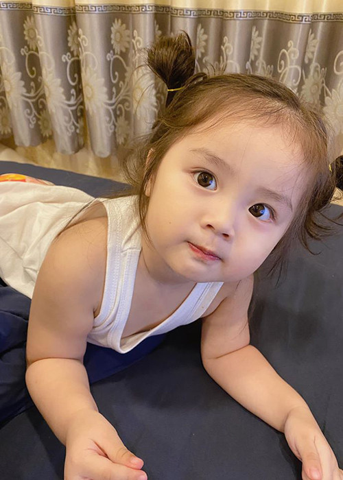 Bé Gà - con gái đầu lòng của Bảo Ngọc tên thật là Vy Lâm.