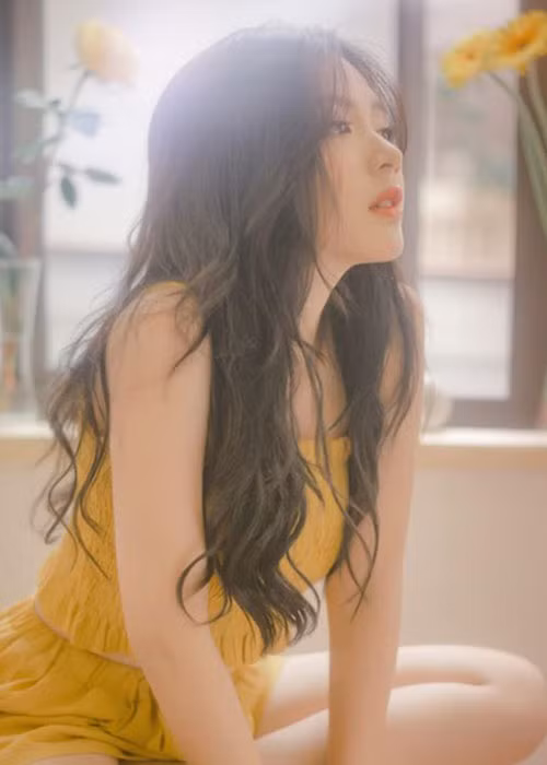 Cộng đồng mạng đặt biệt danh cho Ngọc Huyền là hot girl đồng phục.