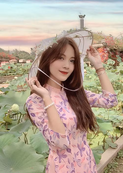 Nhiều người hy vọng, với lợi thế ngoại hình, hot girl sinh năm 1997 sẽ có những bước tiến xa trong sự nghiệp.