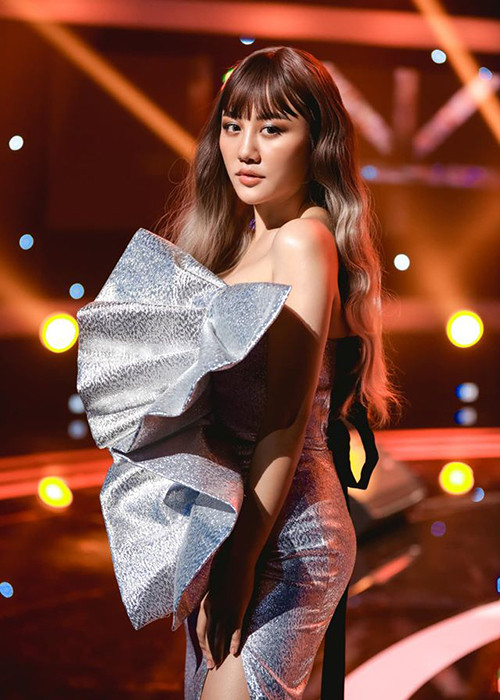 Nữ ca sĩ trở lại với công việc sau vụ ồn ào.