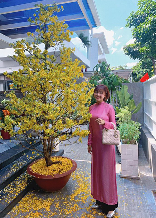 Văn Mai Hương trở lại mạnh mẽ, xinh đẹp hơn sau biến cố.