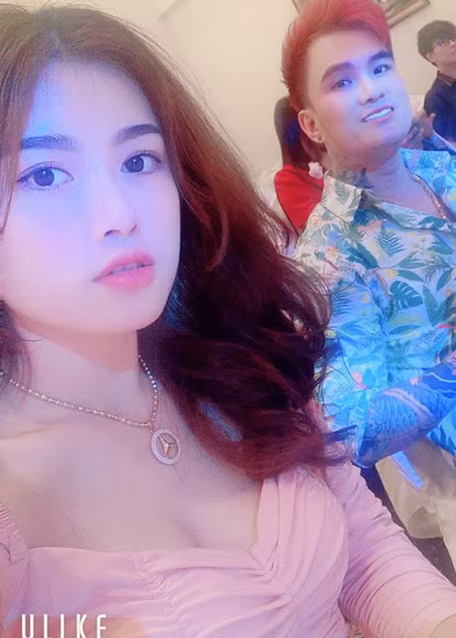 Thu Hương thường xuyên xuất hiện bên ông xã là ca sĩ.