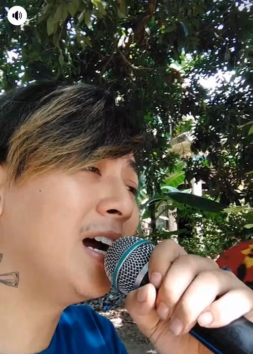 Nhiều người không khỏi tiếc nuối cho Hoài Lâm khi anh sớm nổi tiếng nhưng lại trượt dài trong scandal khiến tên tuổi xuống dốc không phanh.